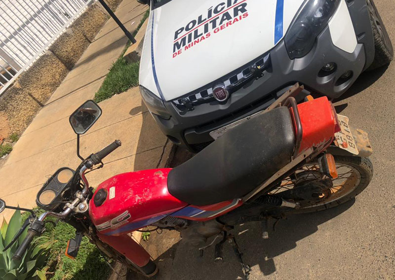 Polícia Militar recupera em Astolfo Dutra motocicleta furtada em Rodeiro
