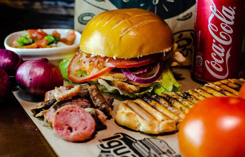 Iguaria Burguer abre suas portas com lanches muito saborosos