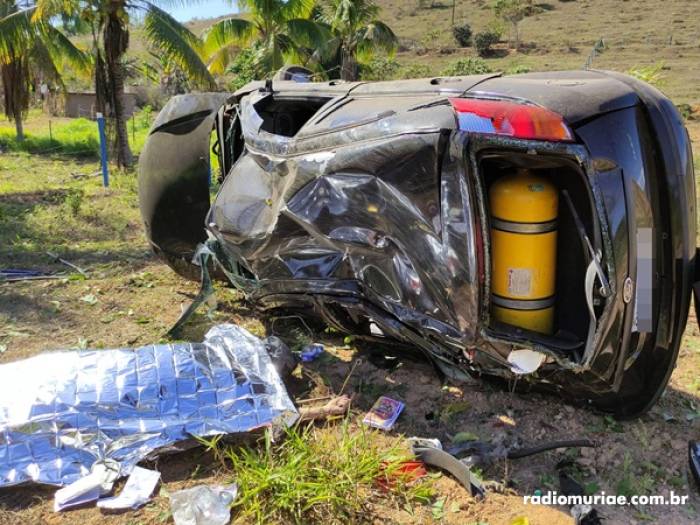 Motorista morre após capotar