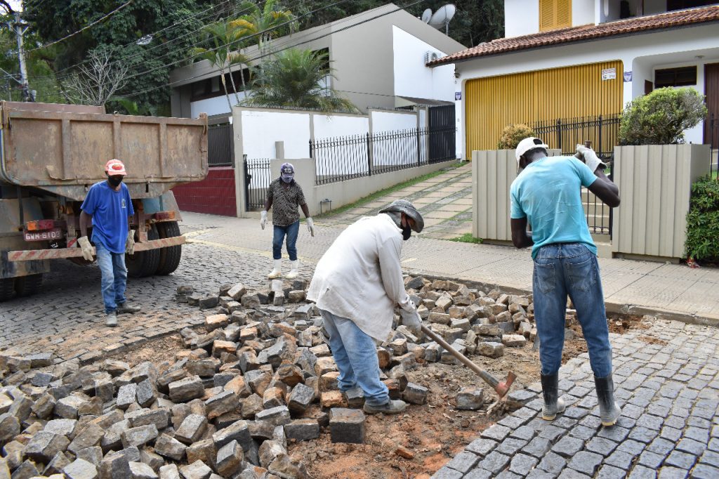 Obras de urbanização da Avenida Humberto Mauro são retomadas