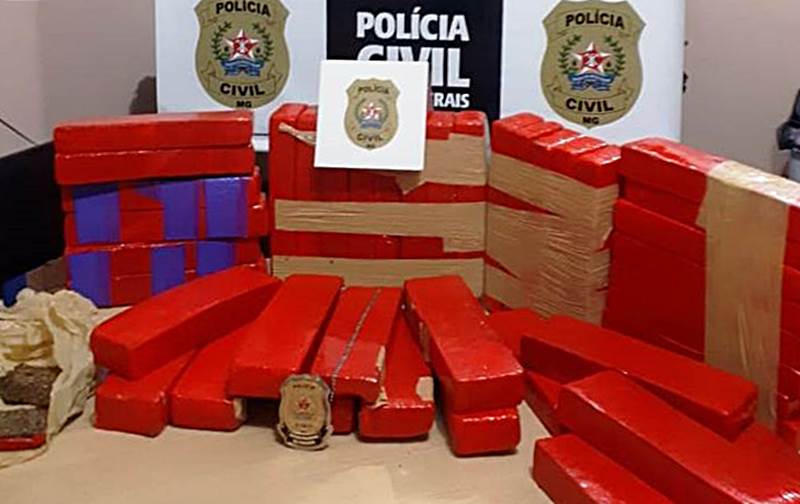 Polícia Civil apreende mais de 40 barras de maconha em Ervália
