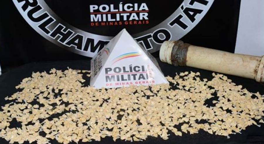 PM apreende mais de 1 mil papelotes de cocaína em Muriaé