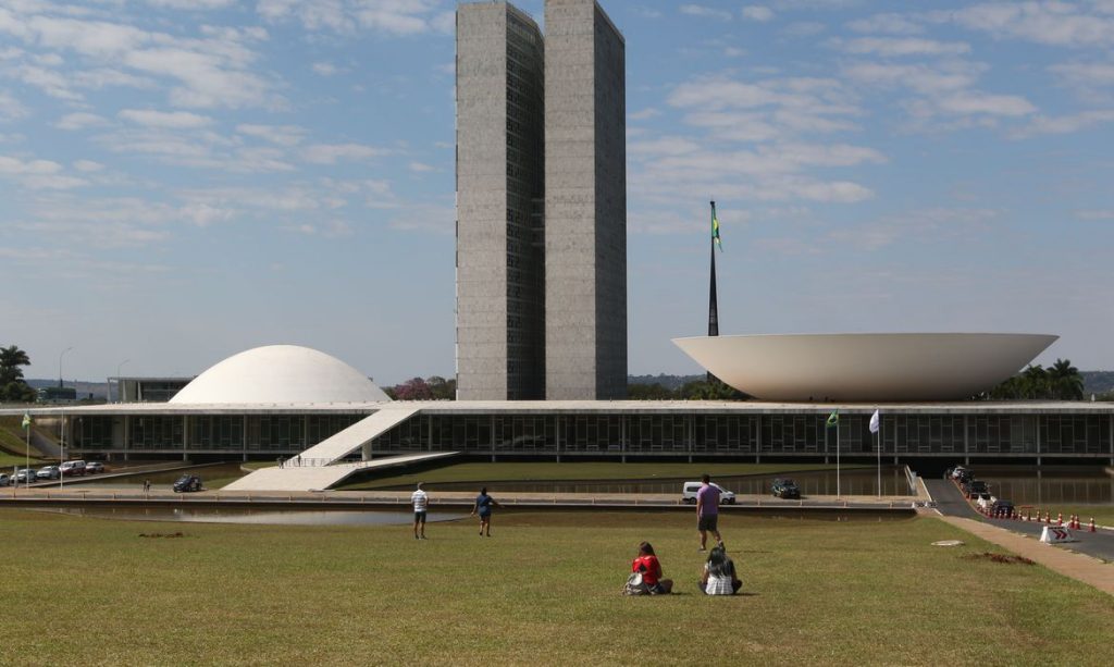 Congresso promulga emenda que eleva repasses do FPM a municípios