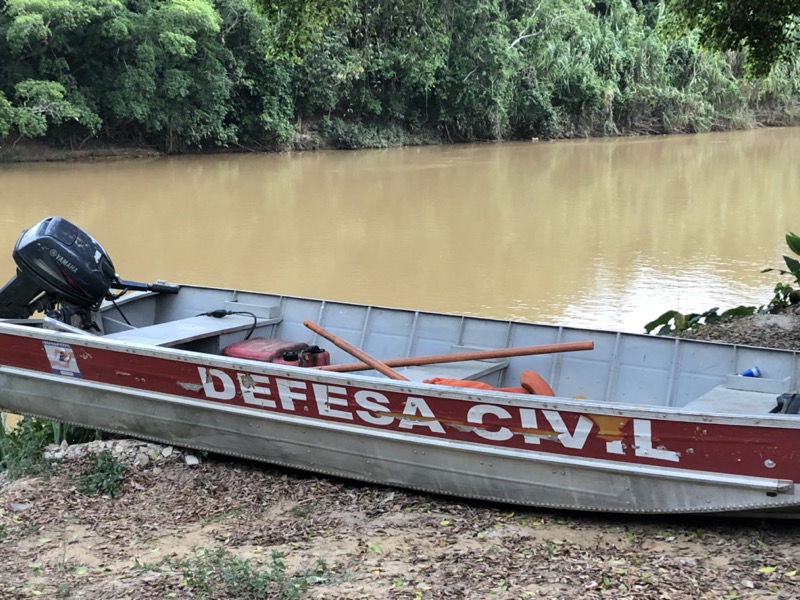 Defesa Civil e Corpo de Bombeiros procuram por idoso no rio Pomba