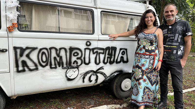 Kombi de Cataguases participa de projeto do artista de rua Bonga Mac