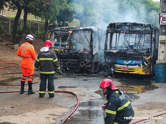 Incêndio criminoso destrói dois