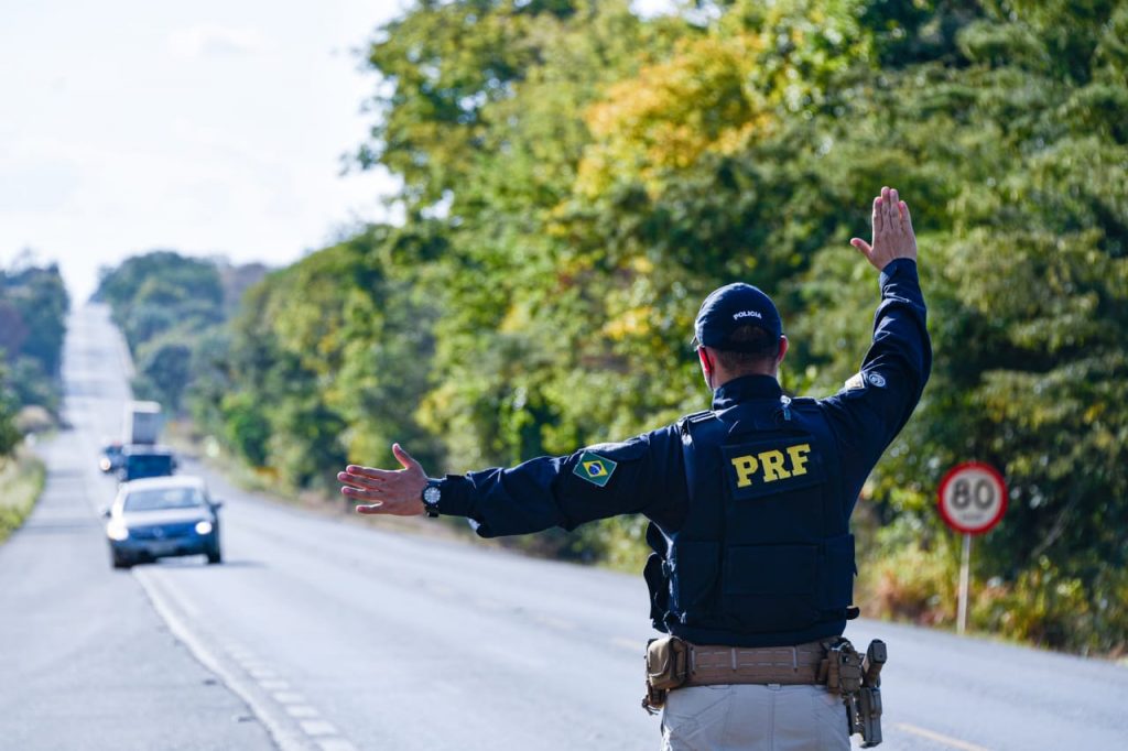 PRF aumenta fiscalização nas rodovias para feriado de Nossa Senhora Aparecida