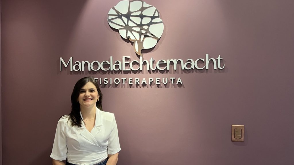 Fisioterapeuta Manoela Echternacht inaugura consultório