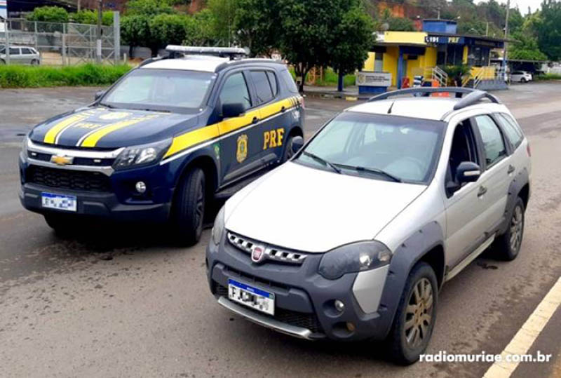 PRF recupera, em Muriaé, veículo furtado em Contagem