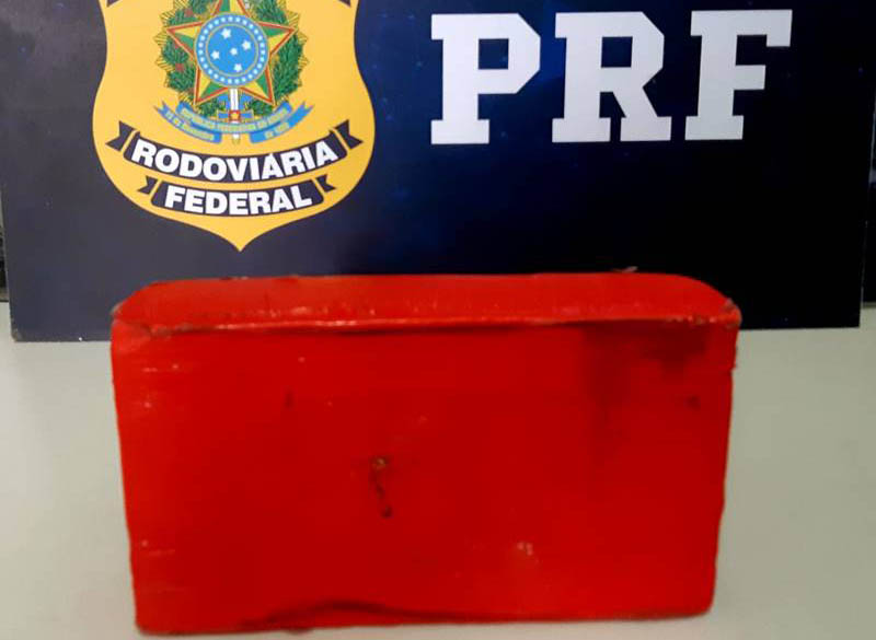 PRF apreende 1 kg de cocaína durante fiscalização na BR-356, em Muriaé