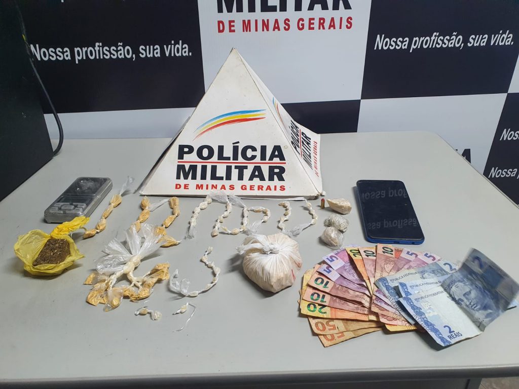 PM prende rapaz foragido da justiça e apreende várias drogas