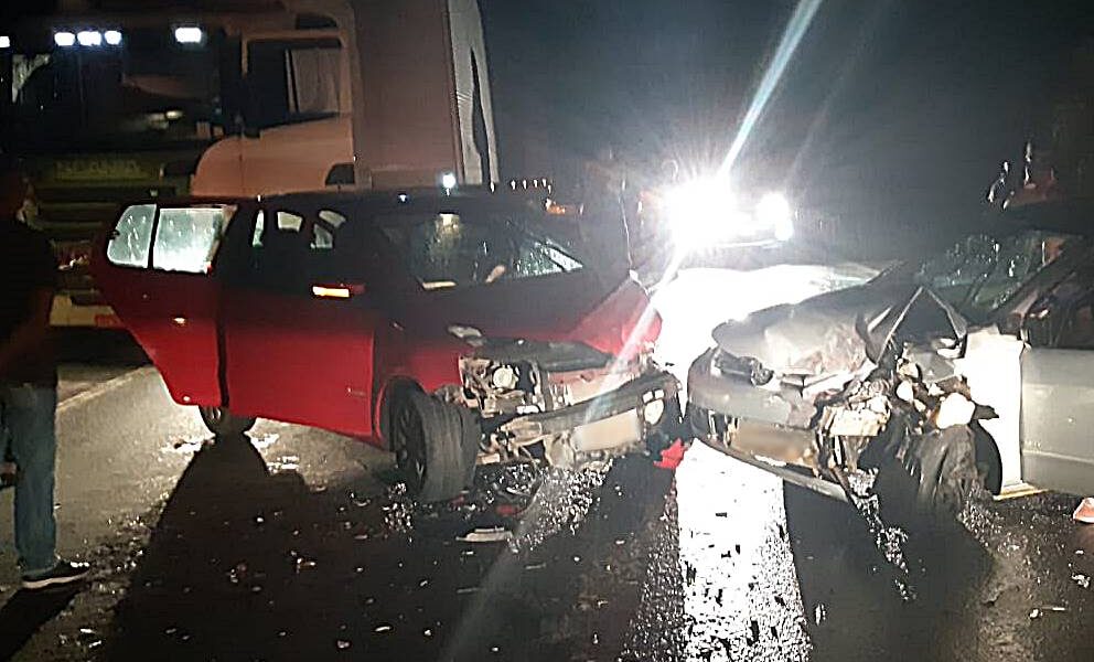 Uma pessoa morre em colisão frontal de veículos na BR-116 em Leopoldina