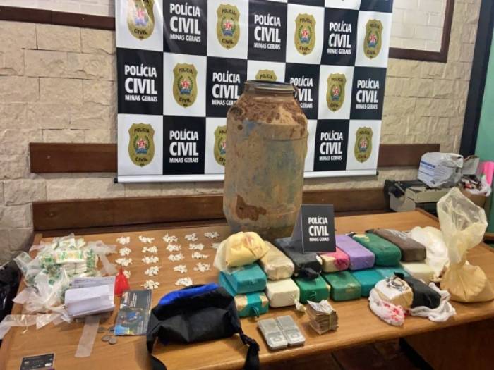 Jovem é preso pela Polícia Civil com 18 kg de pasta base de cocaína em Muriaé