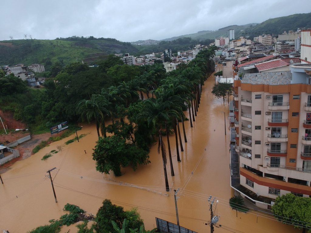 Prefeituras podem assinar documento para liberar recursos a atingidos pelas chuvas