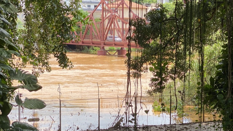 Defesa Civil segue monitorando rio Pomba e encostas da cidade