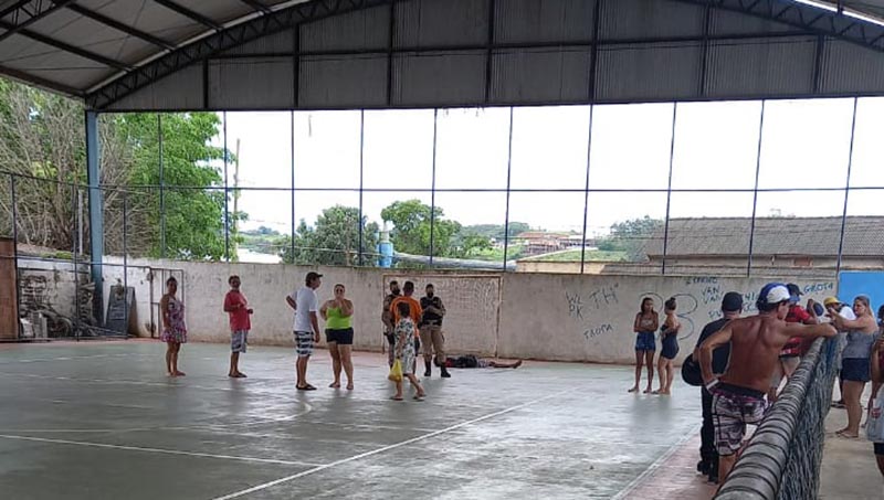 Adolescente é assassinado enquanto jogava bola em Ubá