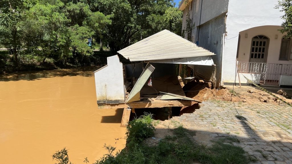 Níveis do Pomba e do Meia Pataca recuam reduzindo o risco de enchente