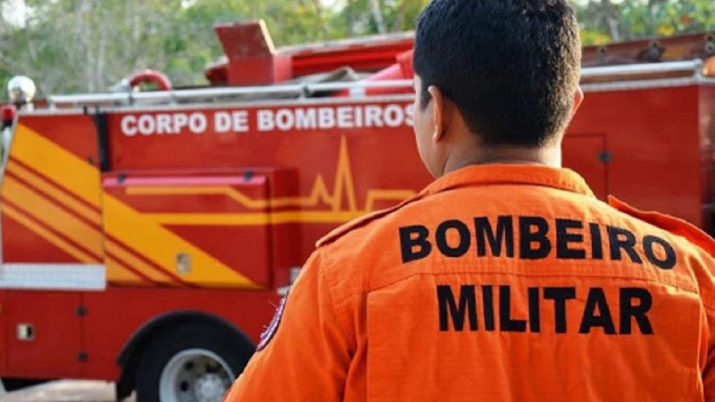 Bombeiros resgatam adolescente que se afogou na Cachoeira da Glória