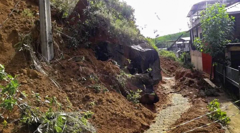 Prefeitura de Itamarati de Minas faz obra para dar segurança aos moradores