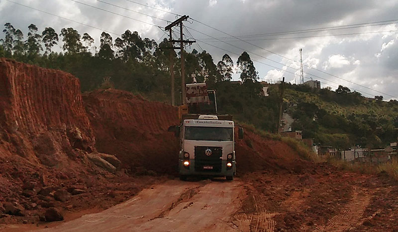 Antes de lotear ou construir próximo da rede elétrica é preciso comunicar à Energisa