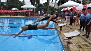 Torneio de natação do