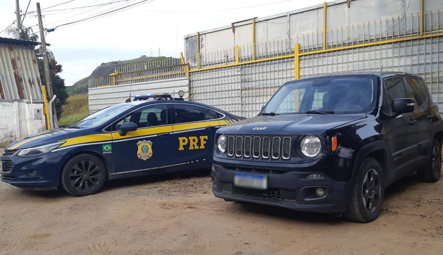 PRF de Leopoldina recupera veículo roubado no Rio de Janeiro