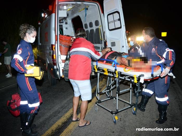 Motociclista morre após bater de frente em carro na BR-116, em Muriaé