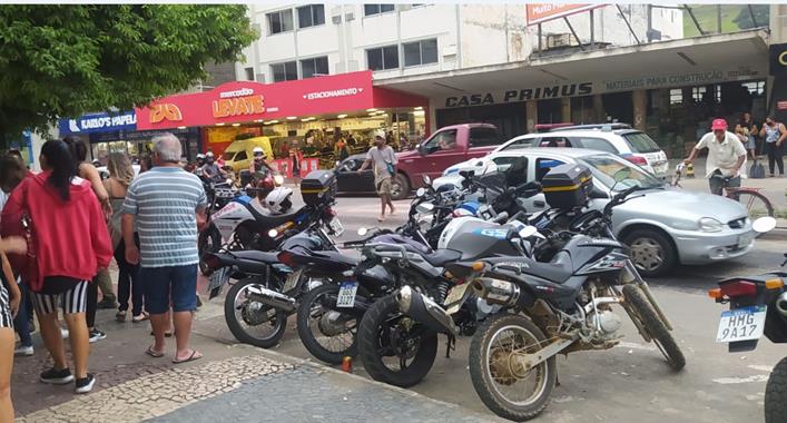 Joalheria é roubada em Muriaé e assaltantes disparam acidentalmente