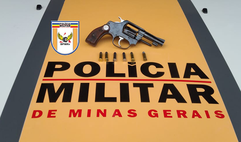 PMRv prende homem com arma de fogo em Rodeiro