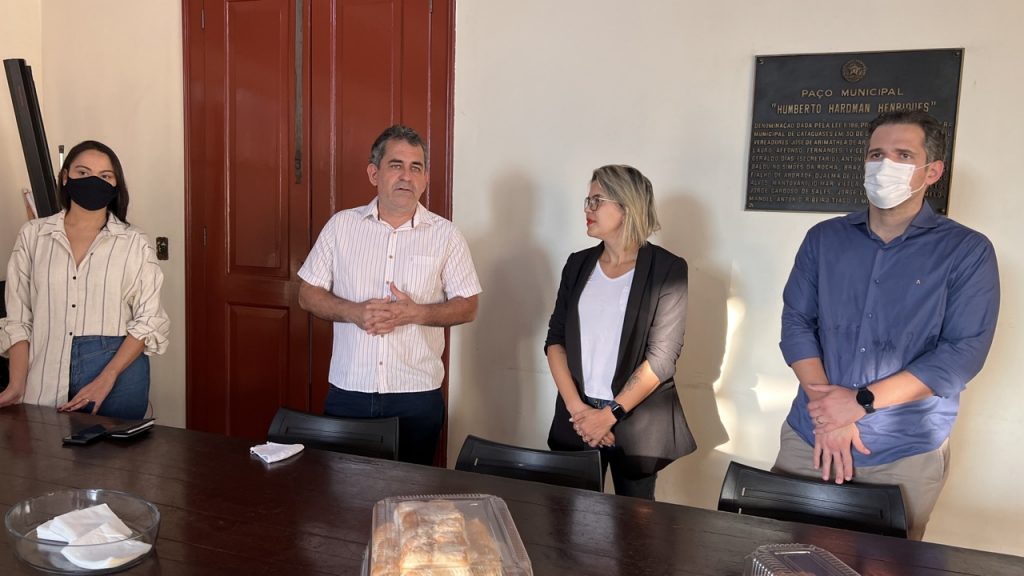 Feira de Artesanato ganha barracas do Deputado Fernando Pacheco