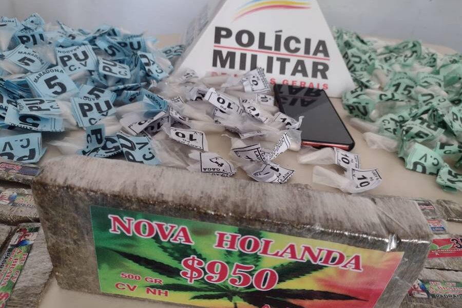 PM apreende adolescentes com grande quantidade de drogas em Além Paraíba