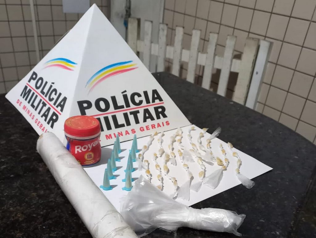 Polícia Militar prende jovem com drogas em distrito de Dona Euzébia