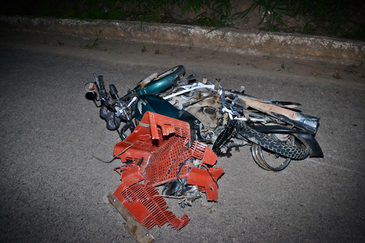 Motociclista morre após ser arrastado por caminhonete na BR-116, em Muriaé