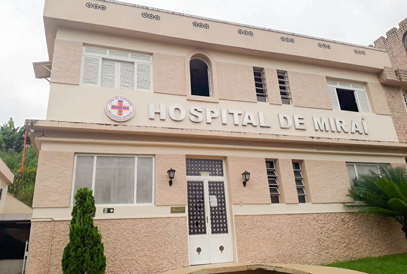 Rapaz agride médico e destrói parte da sala do hospital de Miraí