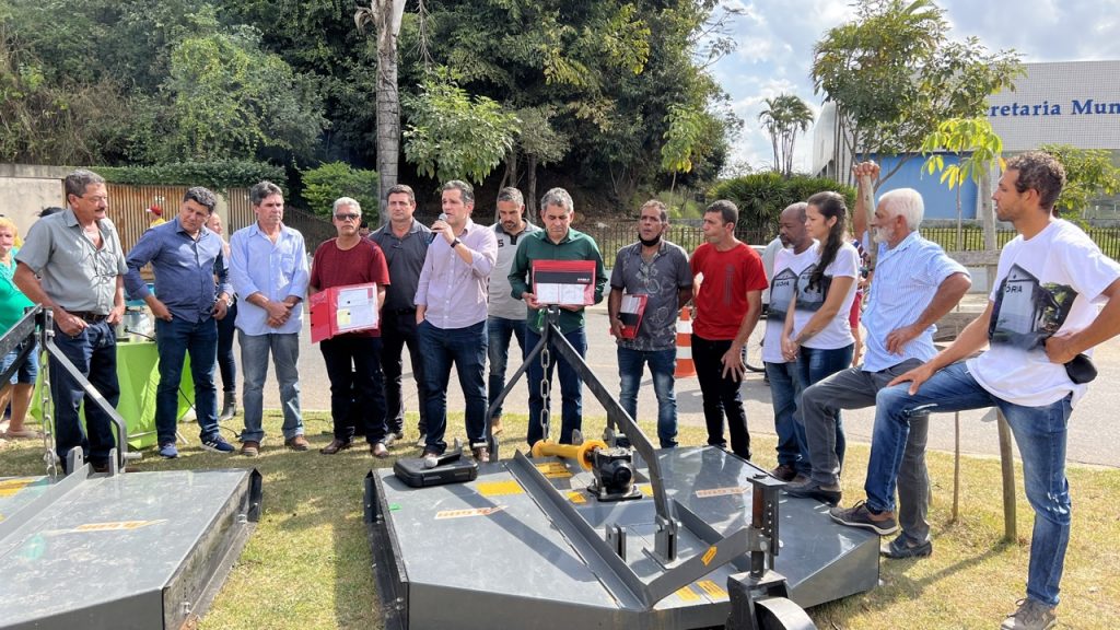 Deputado Fernando Pacheco entrega patrulhas mecanizadas aos distritos