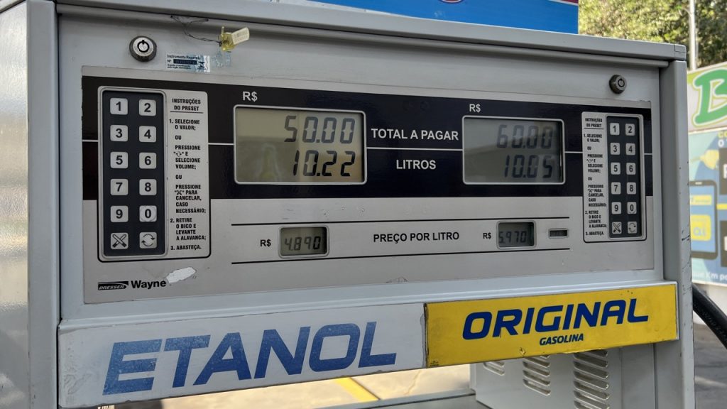 Etanol está 10 centavos mais barato e gasolina segue em queda