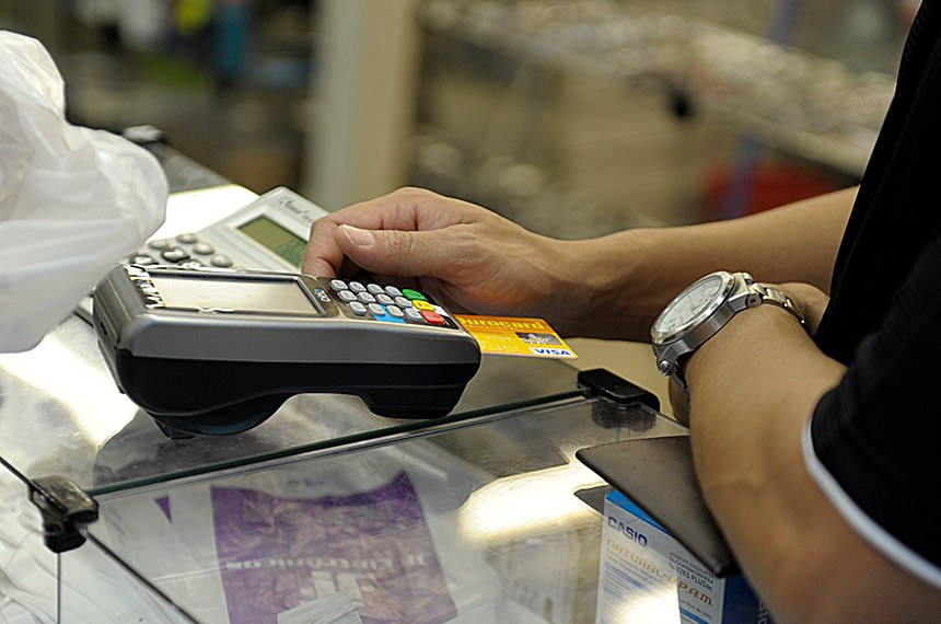 Fatura do cartão de crédito poderá constar o nome fantasia do estabelecimento