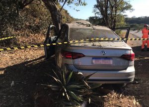 Taxista morre após colidir