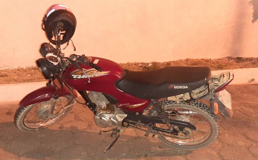 Polícia Militar recupera em Leopoldina motocicleta furtada em Cataguases