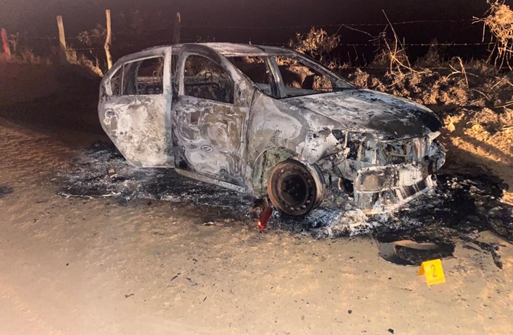Homem é executado a tiros e carro é incendiado na BR-356, em Muriaé