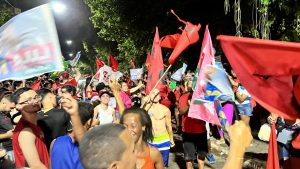 Lula vence a eleição