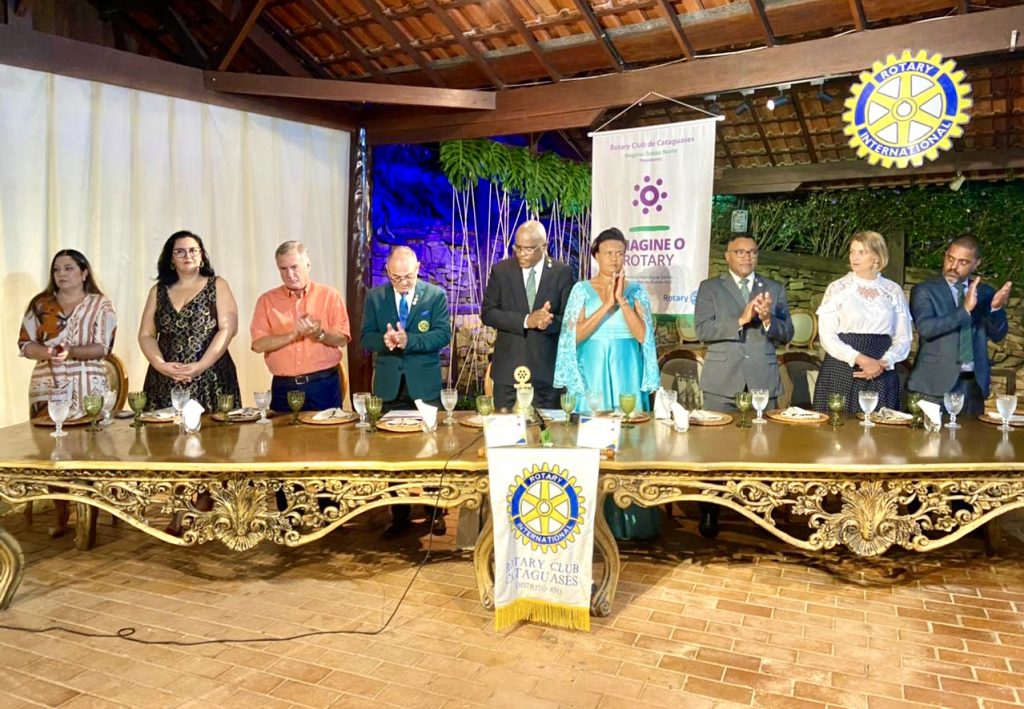 Governador distrital do Rotary visita Cataguases