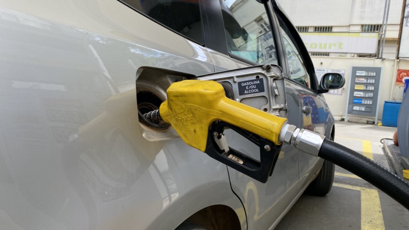 Gasolina está 30 centavos mais cara em Cataguases