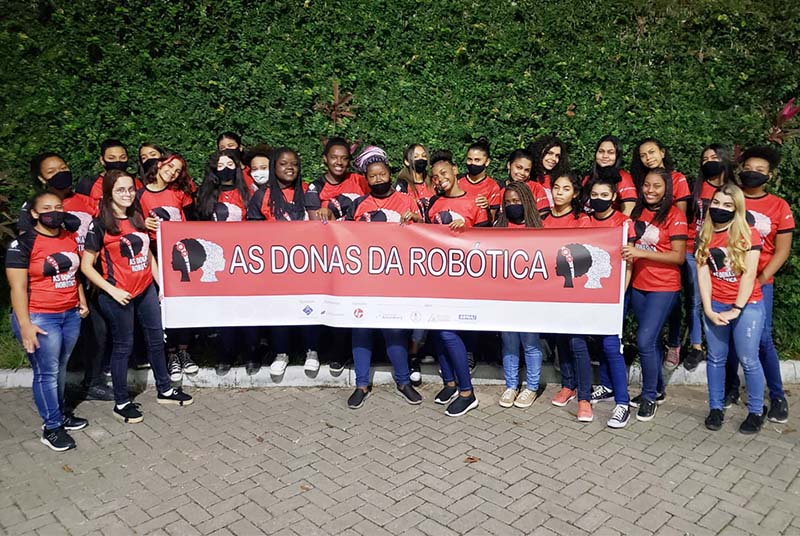 Instituto Chica conclui o projeto As Donas da Robótica 2022