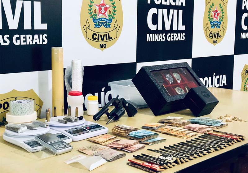 PCMG prende trio que fazia “Delivery de drogas” em Ubá