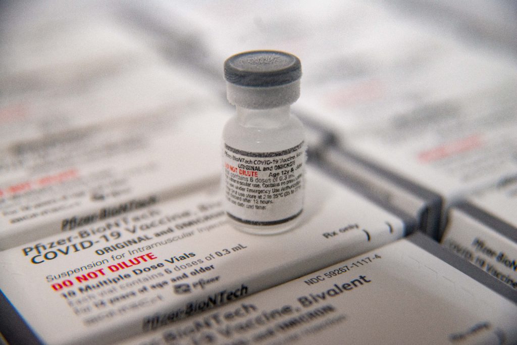 Cataguases começa a imunizar contra covid com vacinas bivalentes