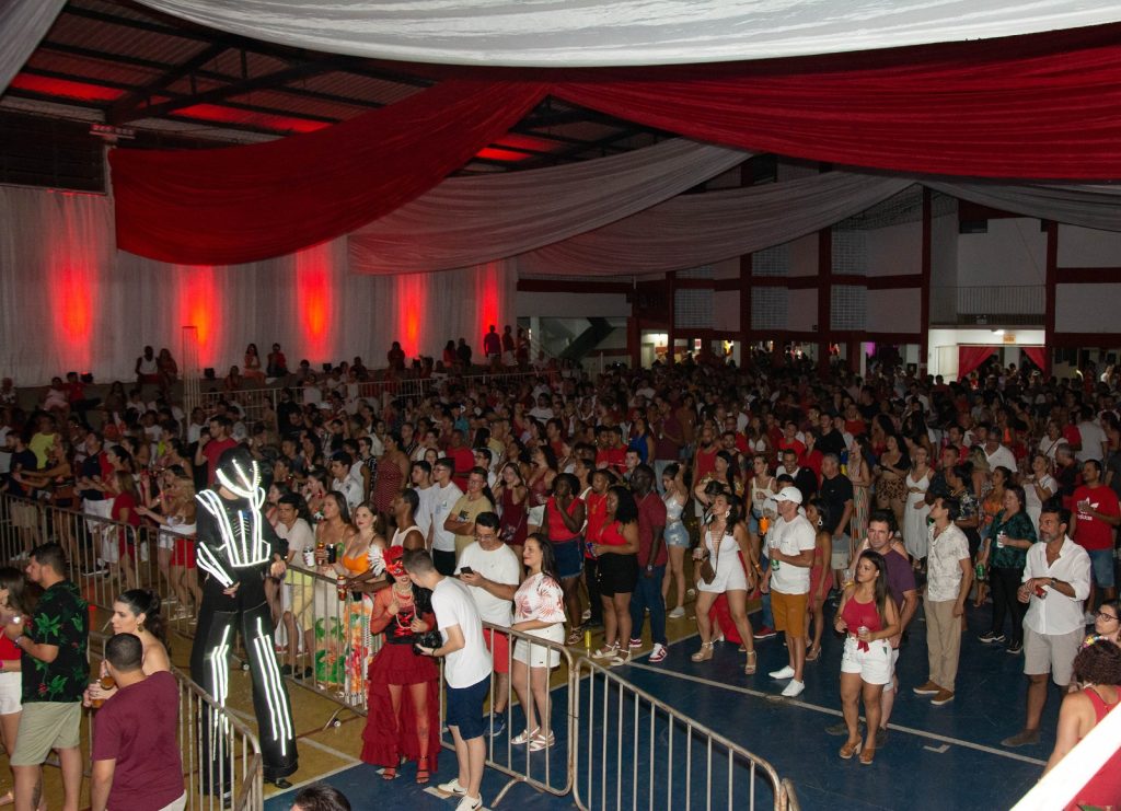 Baile do Vermelho e Branco recoloca o Remo no cenário das grandes festas