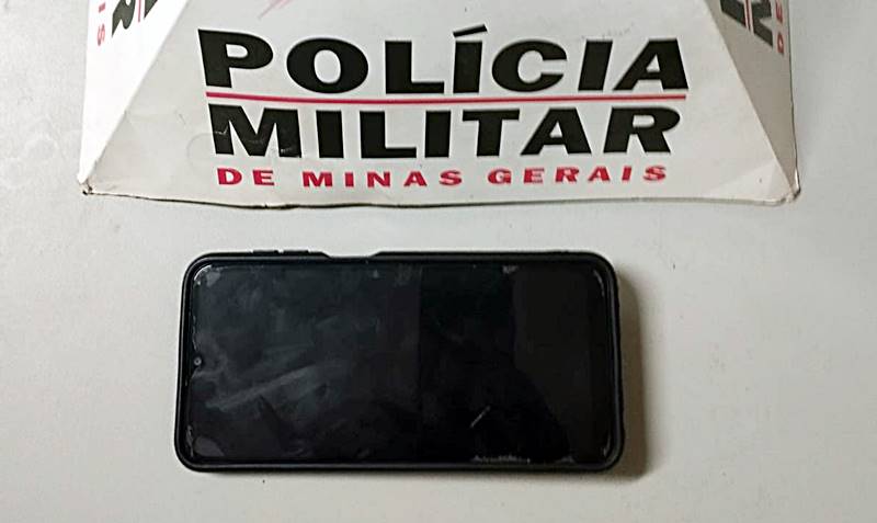 PM prende ladrões minutos após roubarem celular em Cataguases