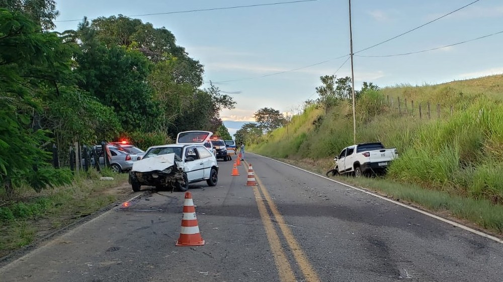 Bebê é arremessada para fora de carro em acidente em Goianá