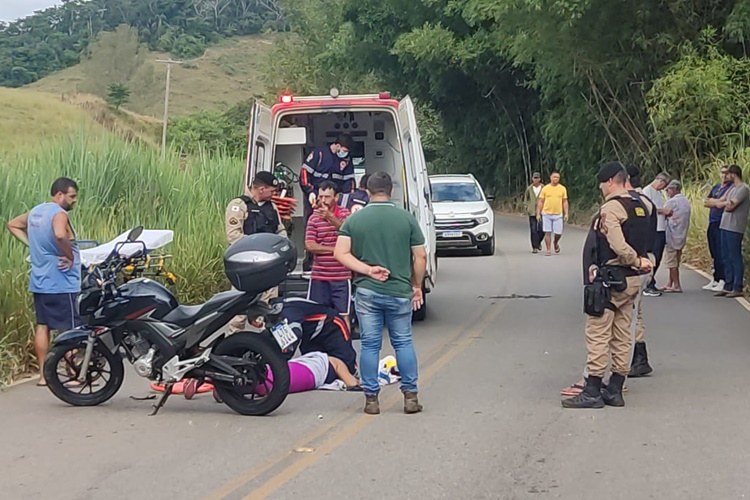 Mãe e filha ficam feridas em acidente na estrada que liga Miraí a Muriaé